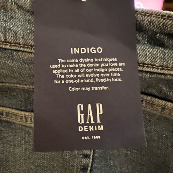 NEW w Tags - GAP girlfriend Crop Jeans Size 33- (20” ax at the waist) - Picture 8 of 14
